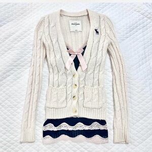 Abercrombie & Fitch Cream Cable Knit Cardigan•Size XS/S